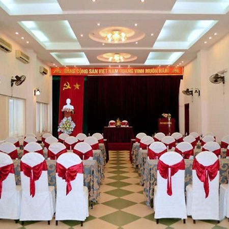 Vuong Hoan Hotel Vinh Exterior photo